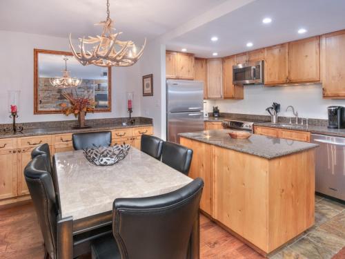 Vantage Point Condo 201 - image 7