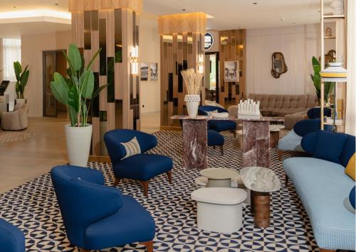Lobby, Kenzi Solazur in Tangier