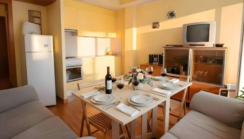 Apartamento en la zona baja rodeado de bares y supermercados con garaje incluido