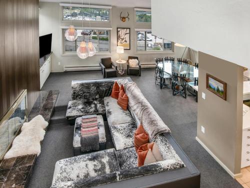 Vantage Point Condo 601 - image 5