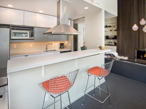 Vantage Point Condo 601 - image 12