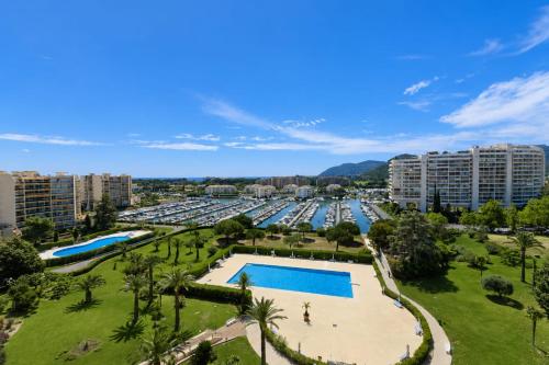Appt 8 pers vue mer & piscine - 10 minutes de Cannes