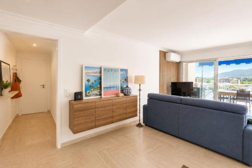 Apt 8 guests sea view & pool 10 minutes from Cannes - image 4
