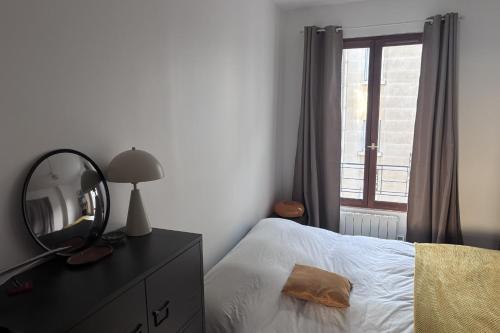 Charming bright quiet 16th arrondissement flat - image 10