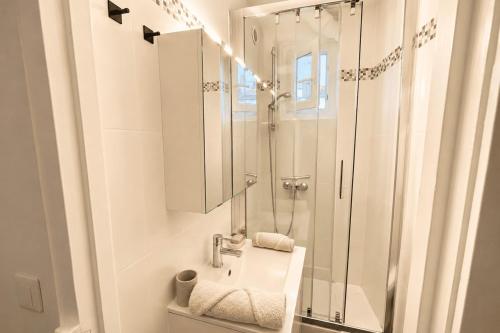 Charming bright quiet 16th arrondissement flat - image 8