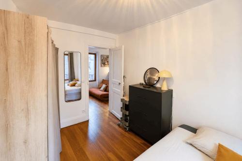 Charming bright quiet 16th arrondissement flat - image 5