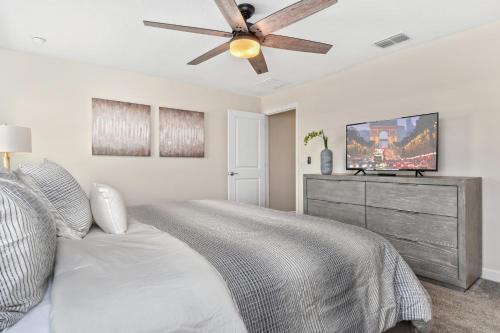 4BR Town House with Pool 4817CO - image 5