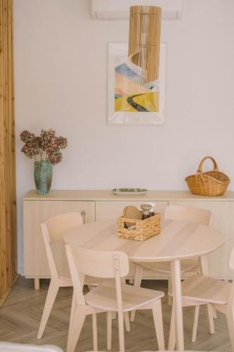 Létesítmények, Well M cottage in Velem