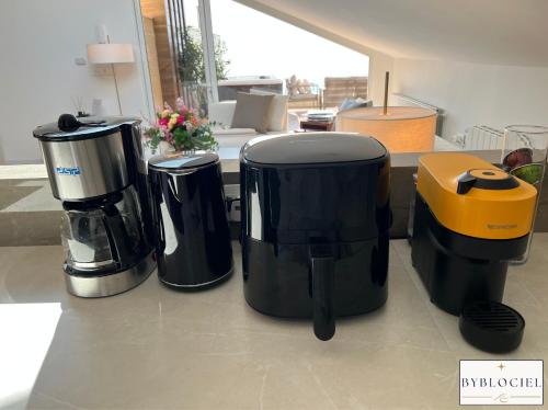 Instalações, BYBLOCIEL I Luxury Duplex I Byblos Jbeil Lebanon I Panoramic Terrace I Private Hot Tub in Blat