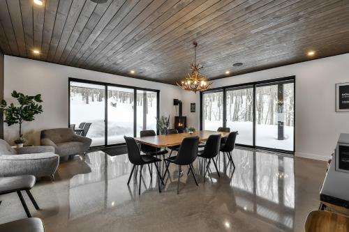 Le Milena with Private SPA & Sauna, Golf & Pool in Saint-Faustin-Lac-Carré (QC)