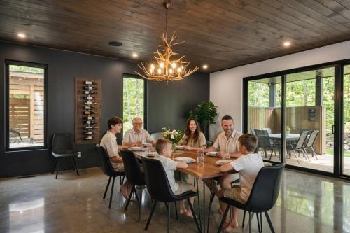 Facilities, Le Milena with Private SPA & Sauna, Golf & Pool in Saint-Faustin-Lac-Carré (QC)
