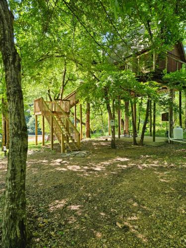 Treehouse getaway in Killen (AL)
