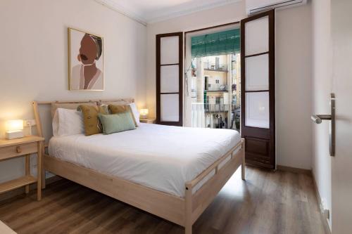 22PAR1006 - Newly refurbished 2bed apt in Paralel