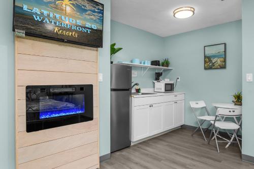 Latitude 26 Waterfront Boutique Resort - Fort Myers Beach Room Type - Queen Studio