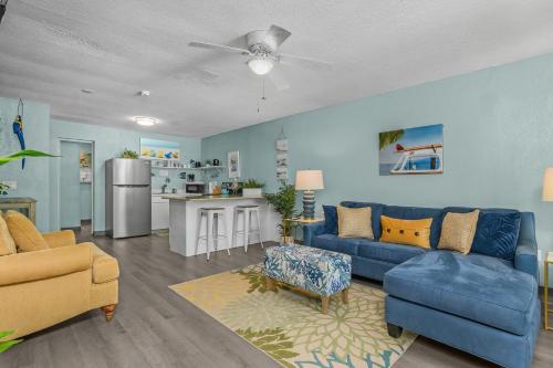 Latitude 26 Waterfront Boutique Resort - Fort Myers Beach in تطل على مياه/شاطئ