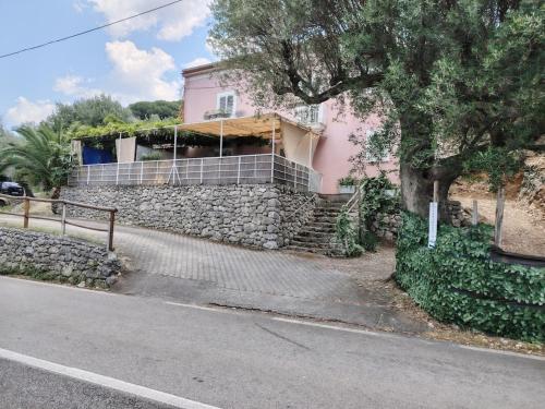 Зовнішній вигляд готелю, Villa San Giorgio Vacation Home - Romantic two-room apartment in Сапрі