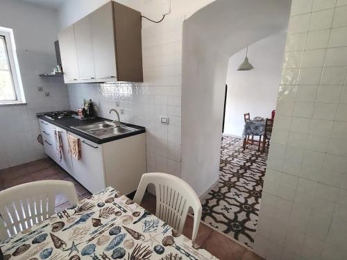 Villa San Giorgio Vacation Home - Romantic two-room apartment in Сапрі