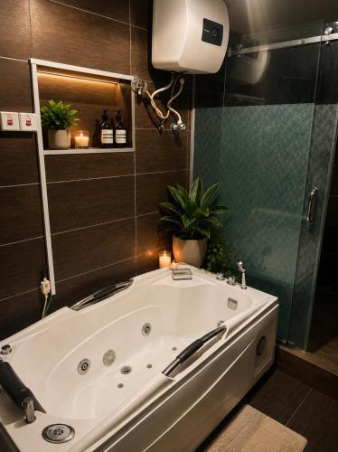 DE Lounge Inn in Ikorodu