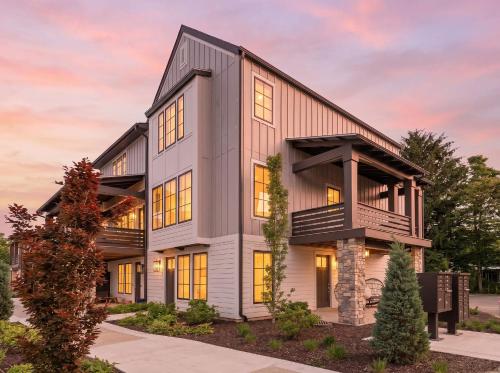 Exterior view, NEW Elevated Lake Living Walk to Beach EV & Pool in Union Pier (MI)