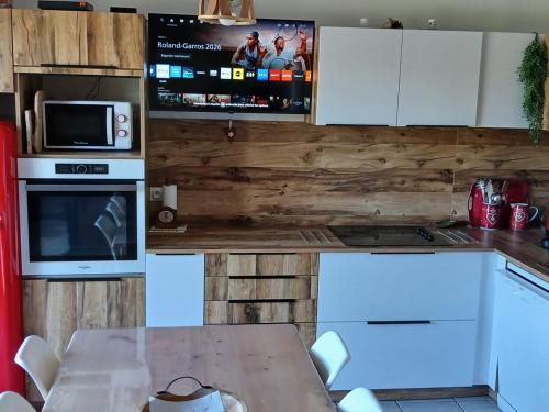 Location g�te, chambres d'hotes Chalet r&eacute;nov&eacute; 7 pers avec terrasse, local ski et parking gratuit - FR-1-863-11 dans le d�partement Hautes alpes 5