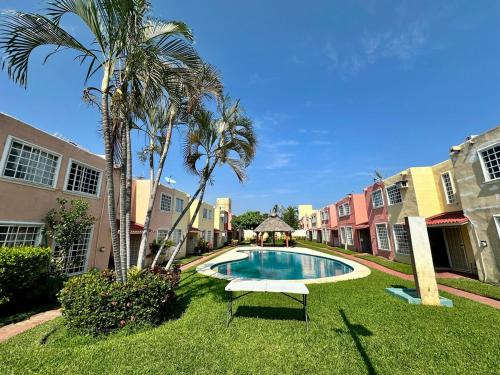3 bedroom house with pool and palapa Acapulco – khách sạn tại El Cayaco