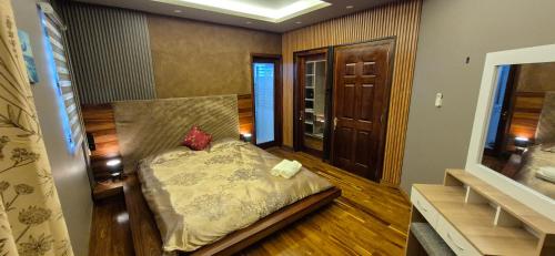 SmitAnu Villa - Modern 3 Bedrooms Villa with Rooftop Terrace