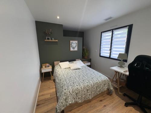 Chambre du petit bois in Montmerle Sur Saone mazpilsēta