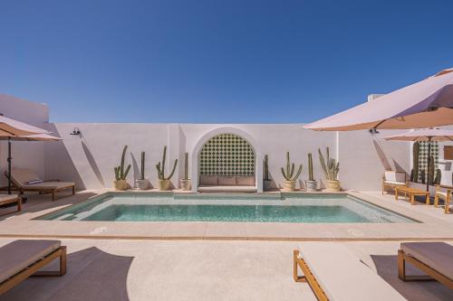 Pemandangan, Abasolo Clubhouse in La paz