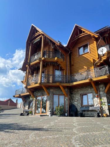 М House