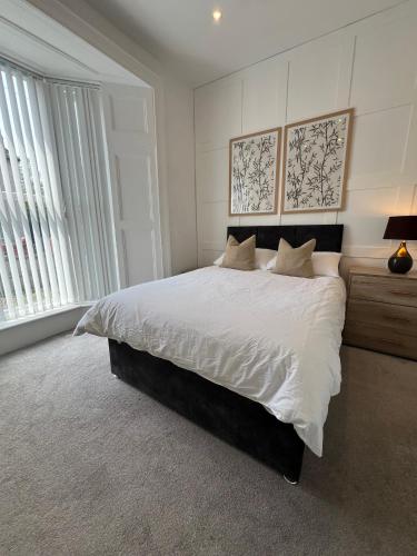 Hazel House Liverpool - 5 bedrooms - 5 Bed - 5 Bath - Group Stay – khách sạn tại Kensington