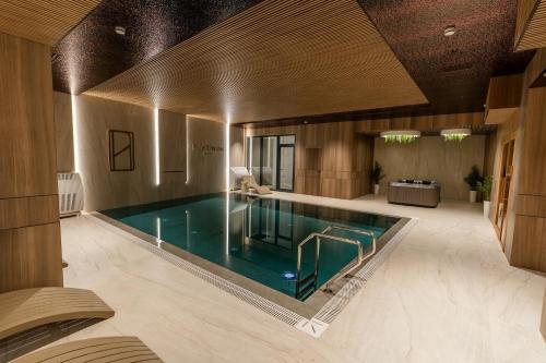 PLATINUM hotel & spa