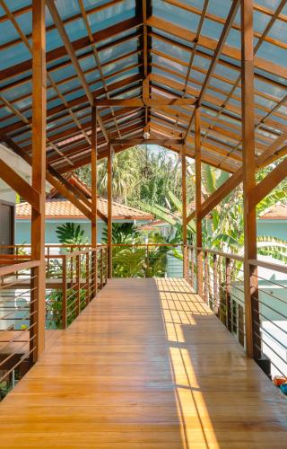 Exterior view, Bungalows Beachfront Hotel in Puerto Viejo de Talamanca