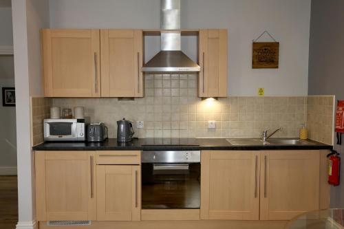 Private George Hudson Court Apartments close to city walls 2