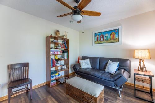 Old Blue Chair - Villages at Ocean Hill Close to Beach Community Pools Pets OK Flex Stays - image 3
