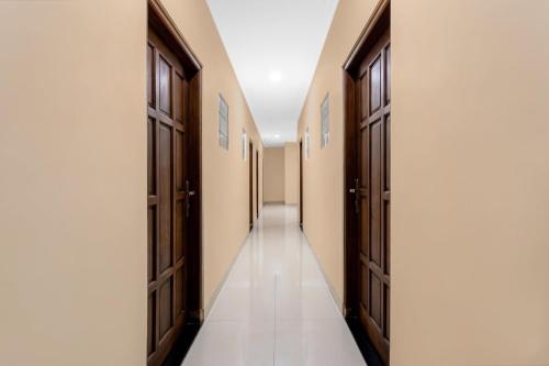 Lobby, Hotel O near Universitas Gadjah Mada formerly Seruni Residence in Depok