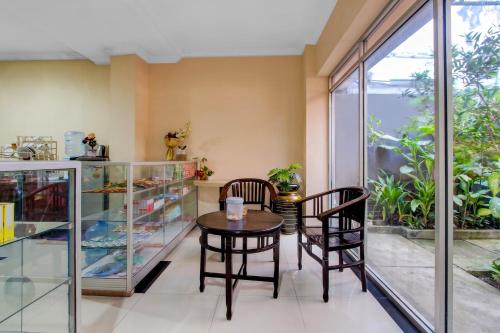 Lobby, Hotel O near Universitas Gadjah Mada formerly Seruni Residence in Depok