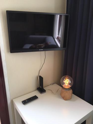 Chalet met Veranda en whirlpool gelegen in NP Drents Friese Wold, camping met zwembad 71 in Wateren