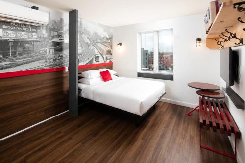 Queen Room - Disability Access