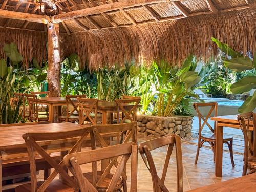 Restoran, Palmará Hotel (Palmara Hotel) in Villeta