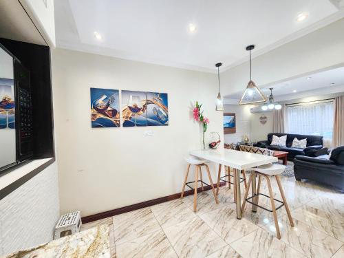 ห้องครัว, Falcon Guest House in ฮาราเร
