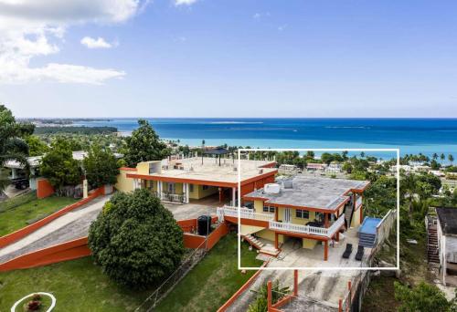 Villa Marbella - Ocean Views & Private Pool in Лукийо