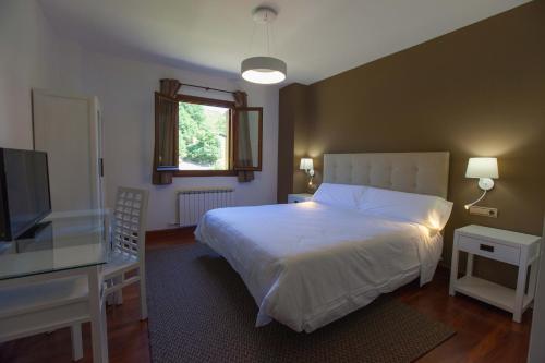 1 king bed, 2 twin beds