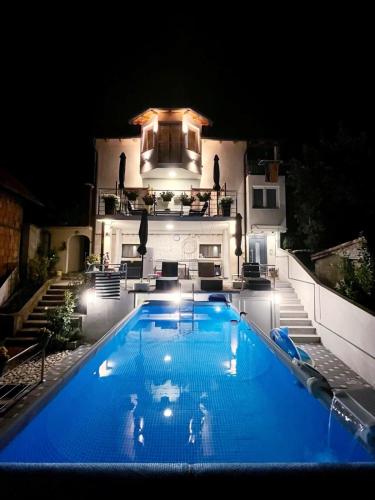 Vintage Penthouse Apartment Sarajevo