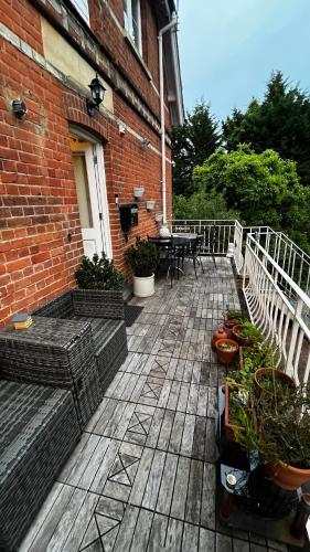 Walk to Royal Ascot - Luxury 4 bed apartment in Ascot