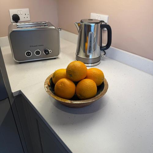 Walk to Royal Ascot - Luxury 4 bed apartment in Ascot