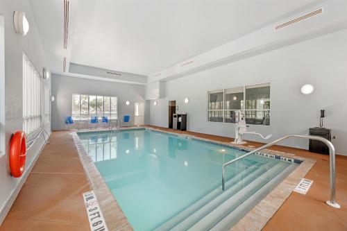 Best Western Plus Miami Airport North Hotel & Suites