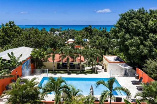 Villa Jardin - Infinity Pool and Backyard Oasis – khách sạn tại Luquillo