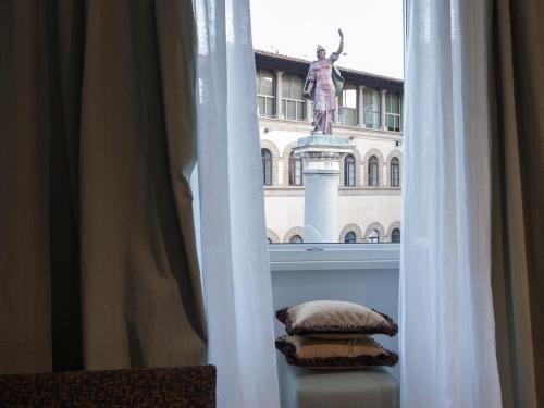 Tornabuoni Place, Florencie (fotografie 6)