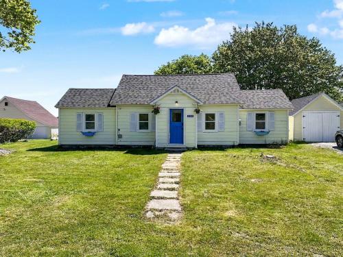 . Barrington Bay Seaside Cottage