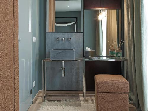 Tornabuoni Place - main image